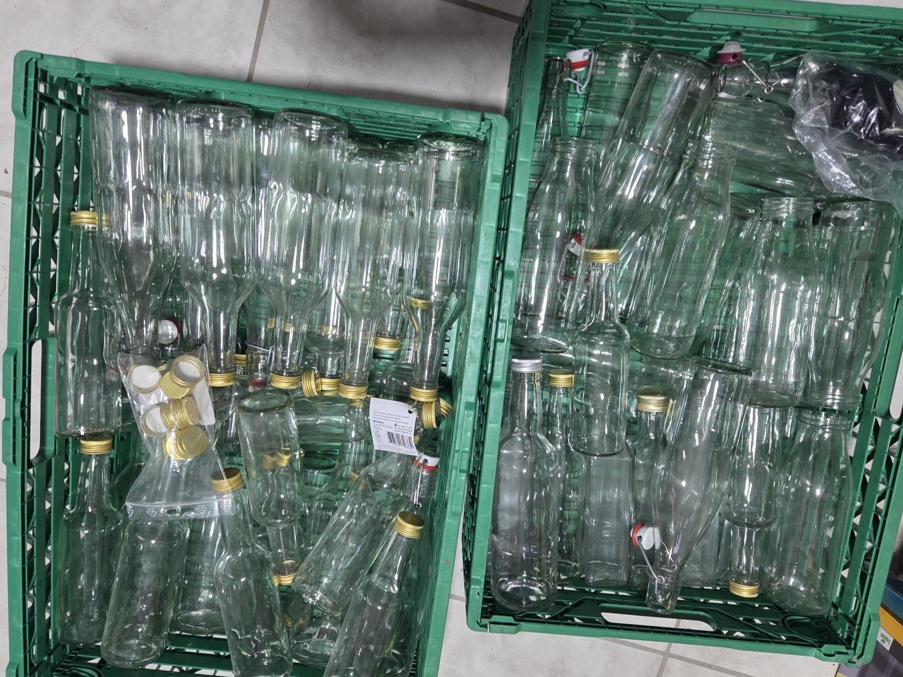 Appareils à gaz et accessoires: Glasflaschen – D'occasion à Dotzigen par Berna8
