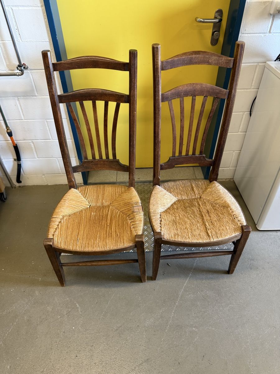 Sedie: Rustikale Stühle, 2 Stk. mit Strohsitzen, Vintage Look! – Usato da Strengelbach venduto da RaenAntikDesign 1