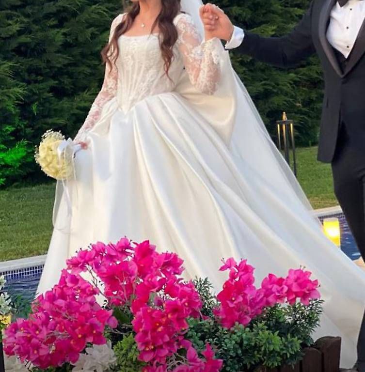 Vestiti: Brautkleid neuwertiger Zustand – Usato da Bubendorf venduto da Erkam 3