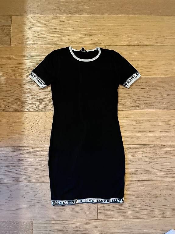 Vestiti: Robe Guess noir – Usato da Champagne venduto da Marie2108