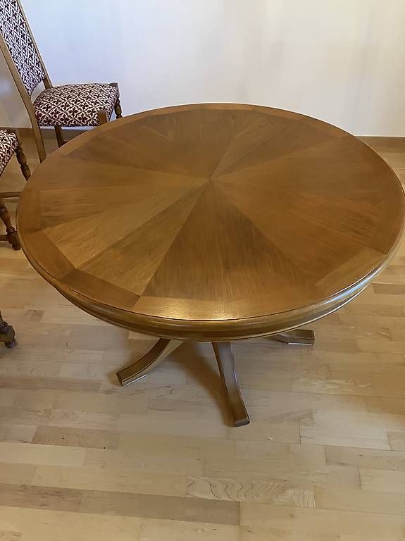 Tables: Table ronde en bois avec rallonge intégrée – D'occasion à Düdingen par chi_7j5l 1