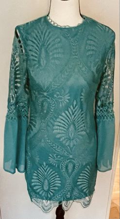 Wunderschönes Kleid mit Spitze, Smaragdgrün, Grösse S, Neu!