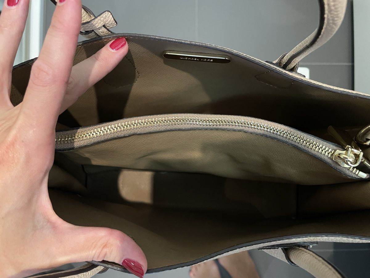 Michael Kors Borse da donna: Michael Kors Mercer Bag – Usato da Triesen venduto da antonellaaa_ 5