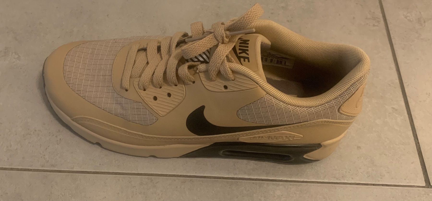 Nike Chaussures femmes: Nike AirMax – Neuf (Voir description) à Sion par Nushigo 2