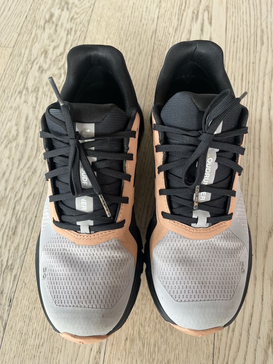 On Chaussures femmes: On Cloudrunner Waterproof 39 – D'occasion à Tagelswangen par Ugine_09 1