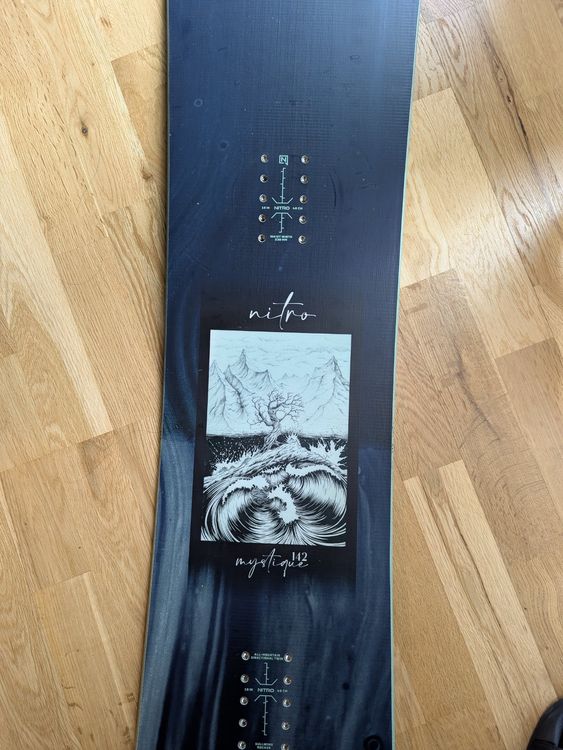 Snowboard Nitro Board: Nitro Mystique Snowboard 142 – Nuovo (secondo la descrizione) da Emmenbrücke venduto da hablinat 2