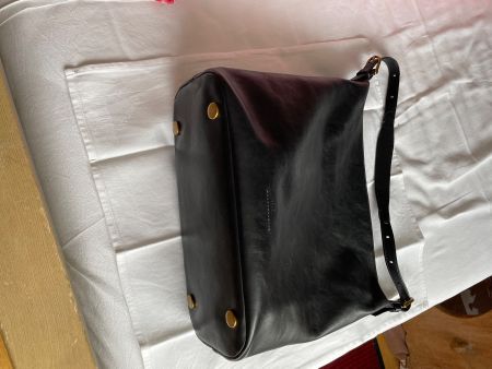 neuwertige Ledertasche