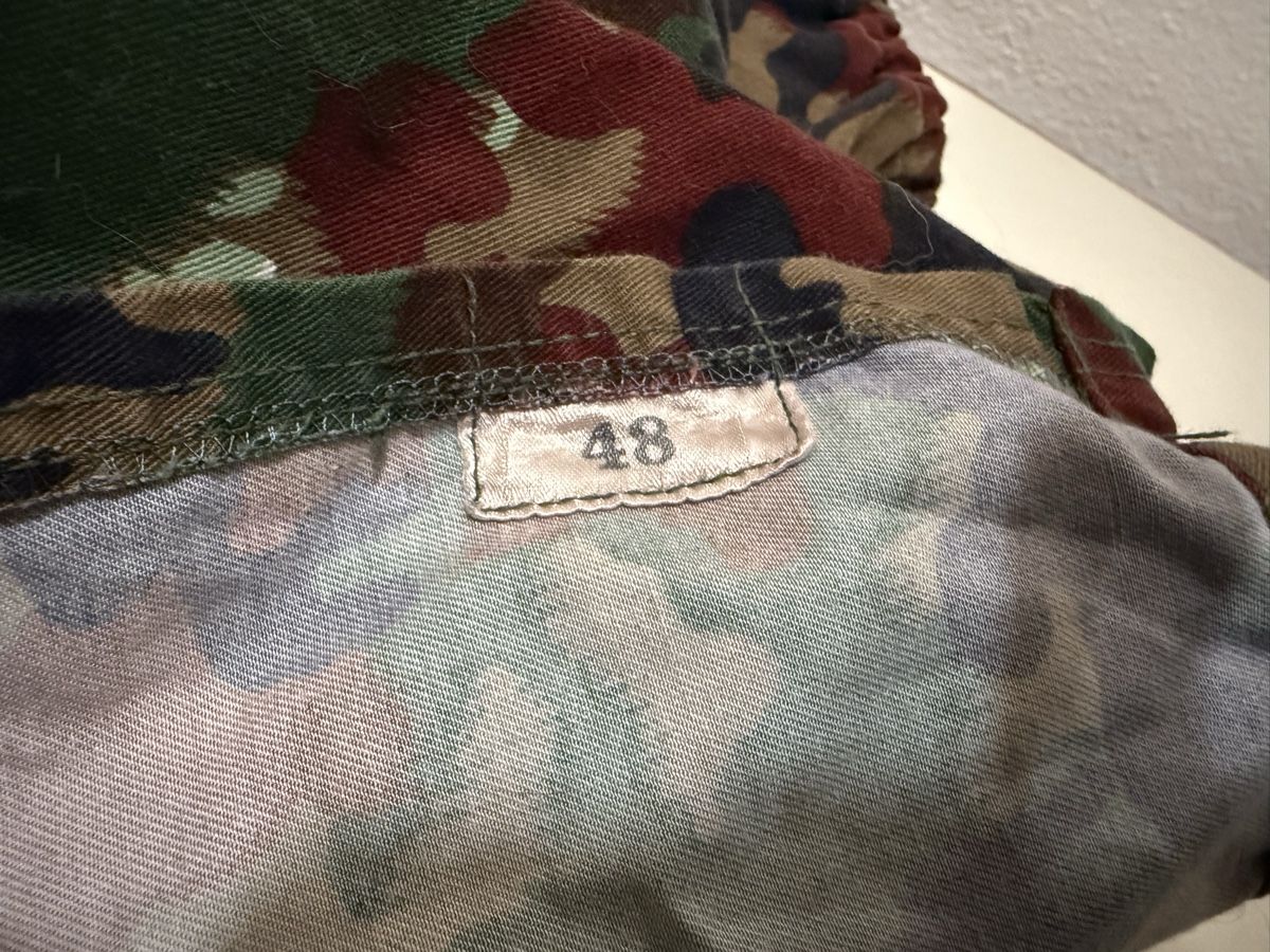 Armée suisse Uniformes: Tarnanzug 83 – D'occasion à Wittnau par Helvetia1 2