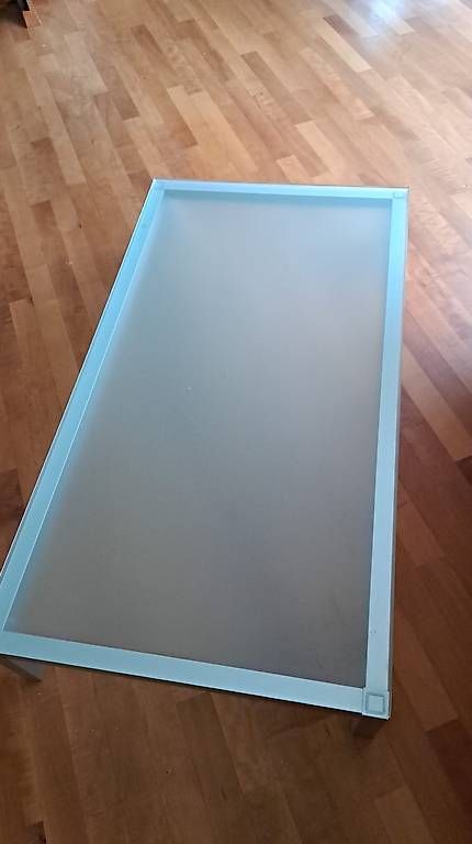 Tische: Couchtisch mit Glasplatte – Gebraucht aus Neftenbach von bebbels69
