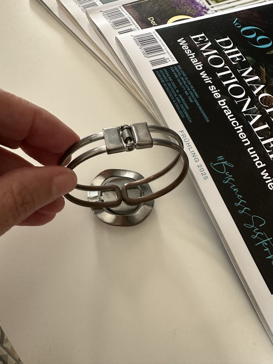 Bracciali & Braccialetti: Armreif mit blauem Stein – Usato da Zürich venduto da yvonne.knoblauch 3