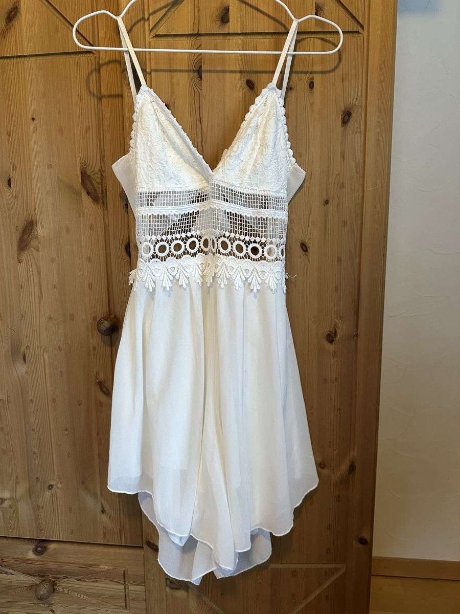 Tute: Kurzer weisser Jumpsuit mit Spitze, Grösse S – Usato da Hergiswil NW venduto da kaufe_at_kaufmann 9