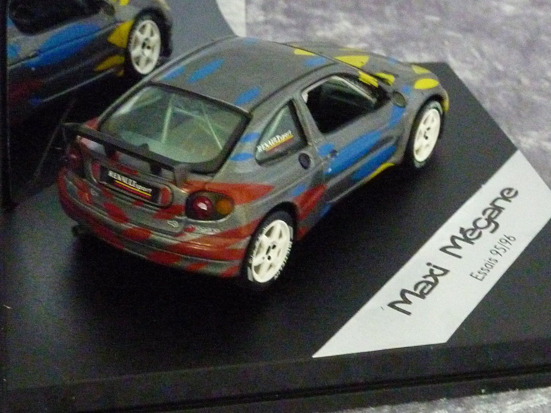 Renault Modellini d'auto: Renault Maxi Megane  1:43 – Nuovo e nell'imballaggio originale da Dürrenäsch venduto da modellautos4you 3