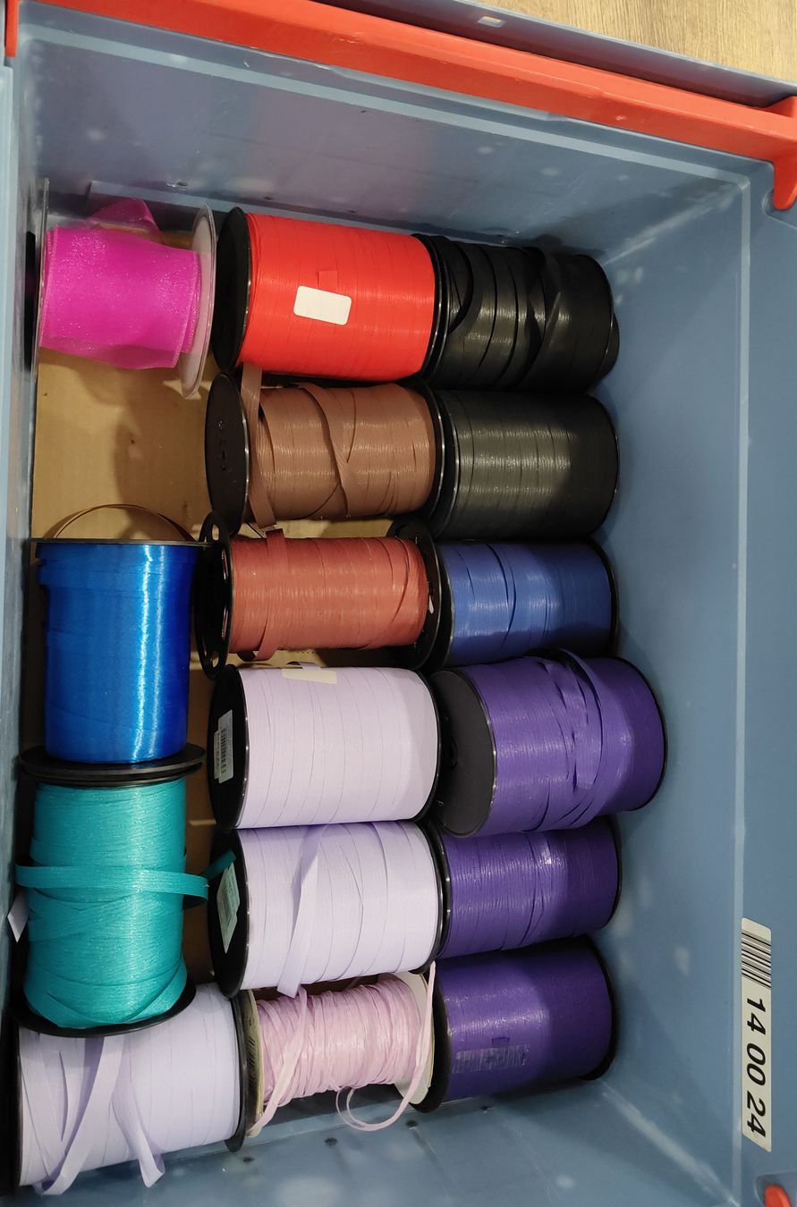 Dekobänder: verschiedene Farben Geschenkbänder von Spyk – Gebraucht aus Kriens von Ivana4