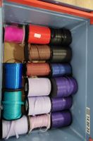 verschiedene Farben Geschenkbänder von Spyk