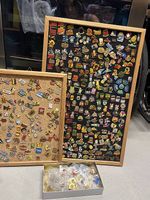 Pins/ Anstecknadeln Sammlung diverse Motive und Marken