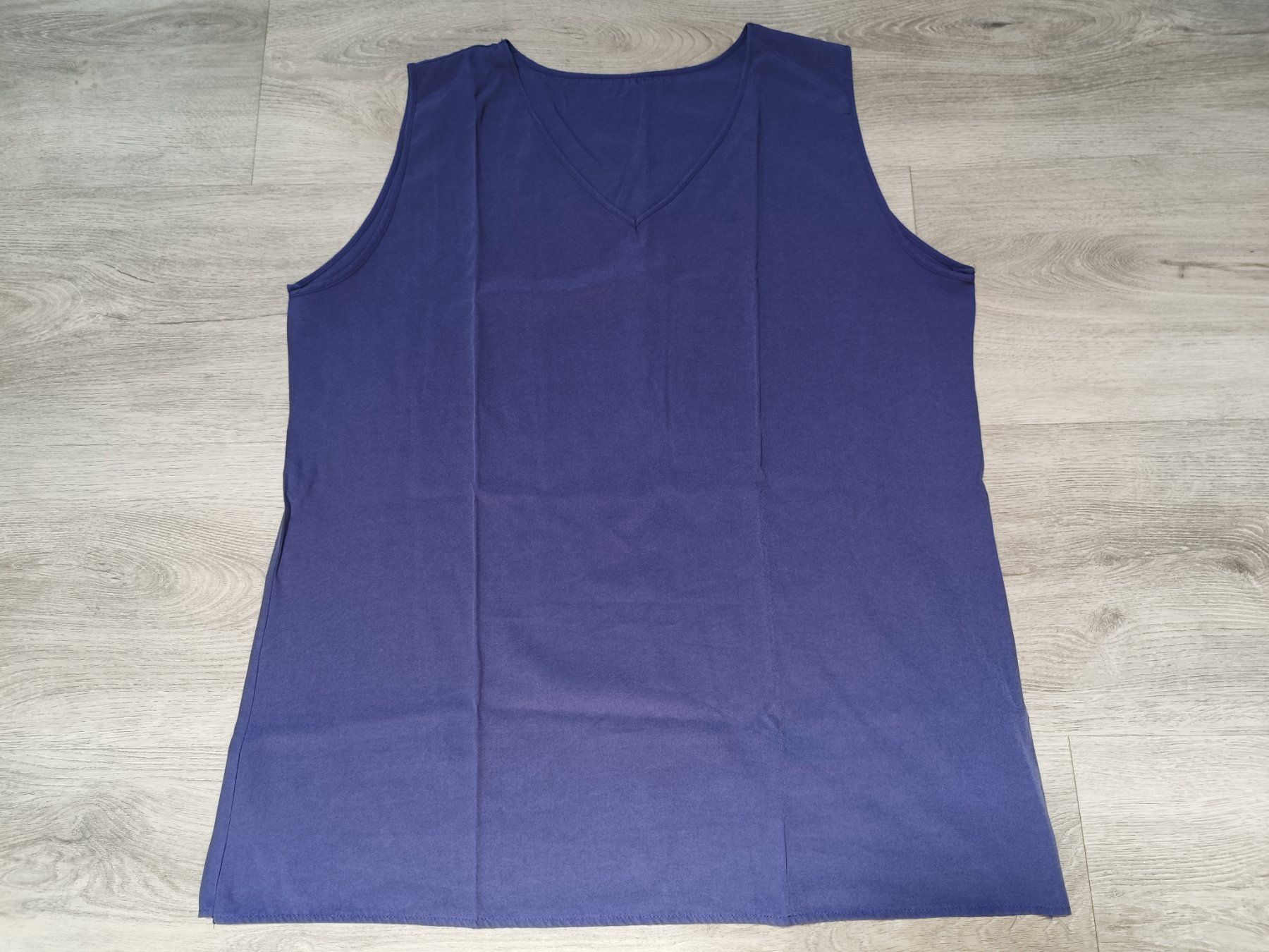 Top: Leichtes Sommertop L/XL neu – Nuovo (secondo la descrizione) da Bätterkinden venduto da Elefantenzoo