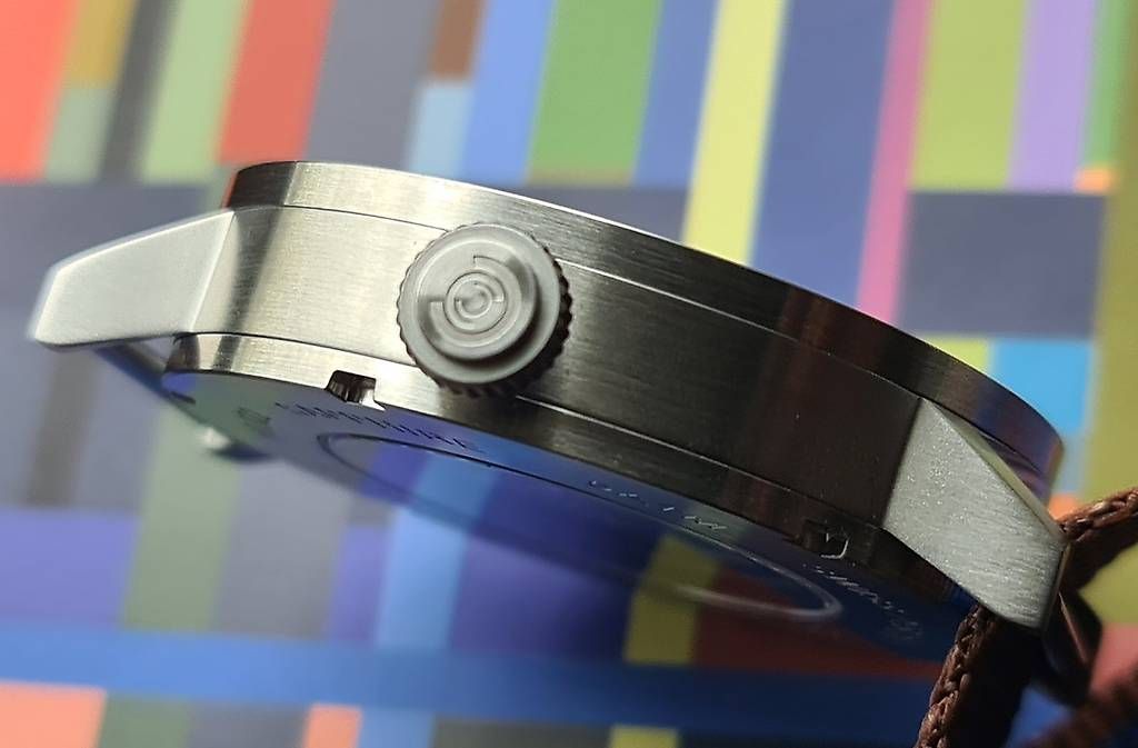 Orologi: Farbenfrohes CONCENTRIC UHREN Unikat 41mm Automatic – Usato da Basel venduto da Subwave 8