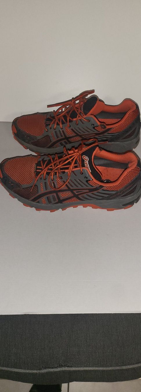 Asics Scarpe da uomo: Asics GORETEX T24BN Trailschuhe – Usato da Konolfingen venduto da noie 1