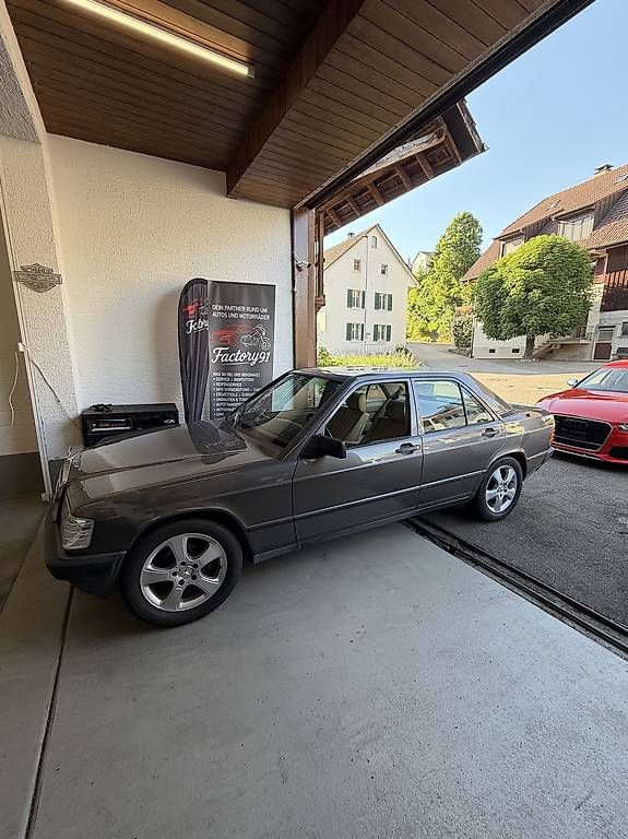 Autos: Mercedes-Benz 190E 2.0 Automat – Gebraucht aus Münchwilen AG von Vinnis