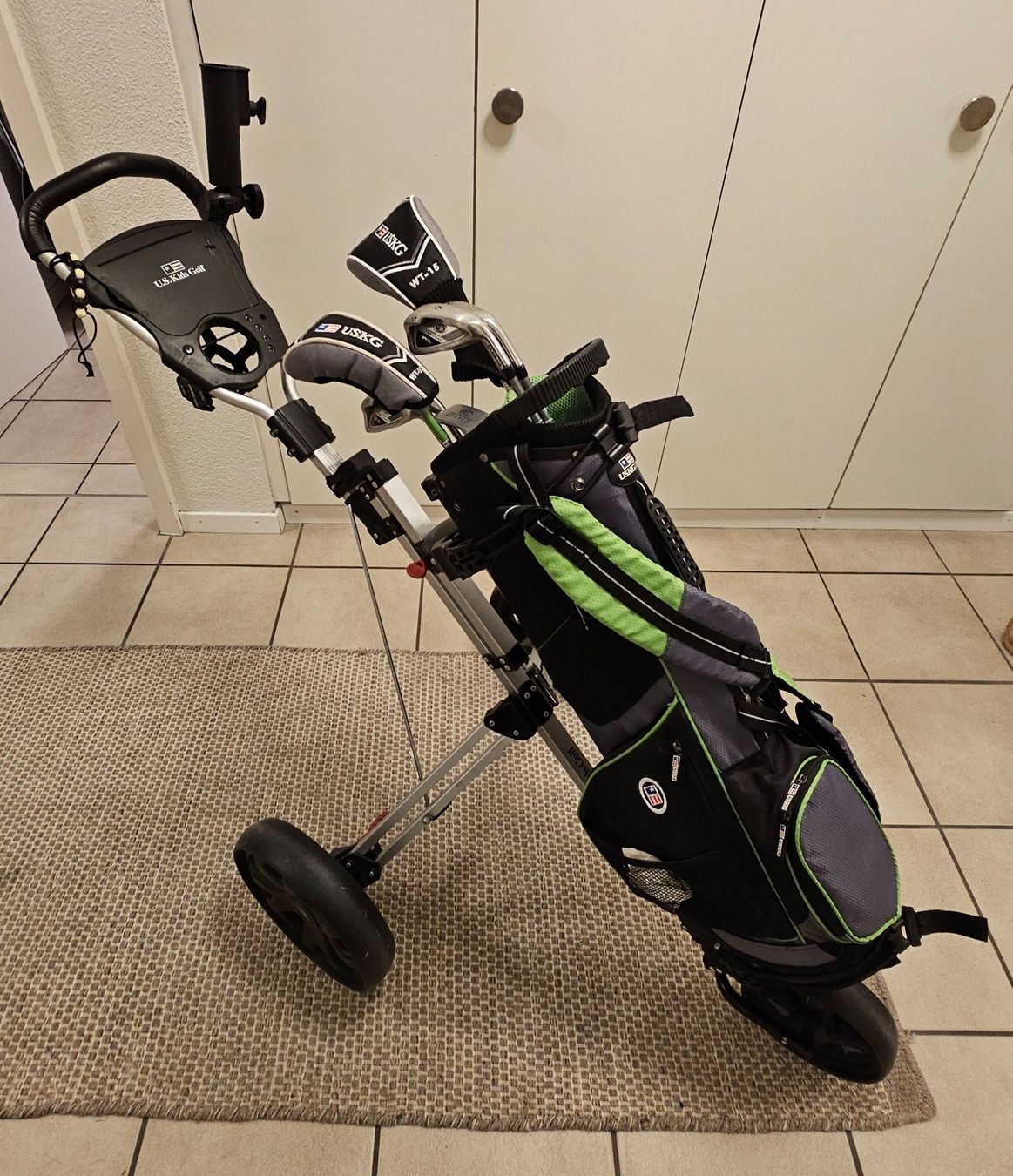 Mazze & Set: US Kids Golfset mit Golfwagen – Usato da Emmenbrücke venduto da TW7 8