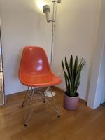 Stuhl Eames Herman Miller Fiberglas orange