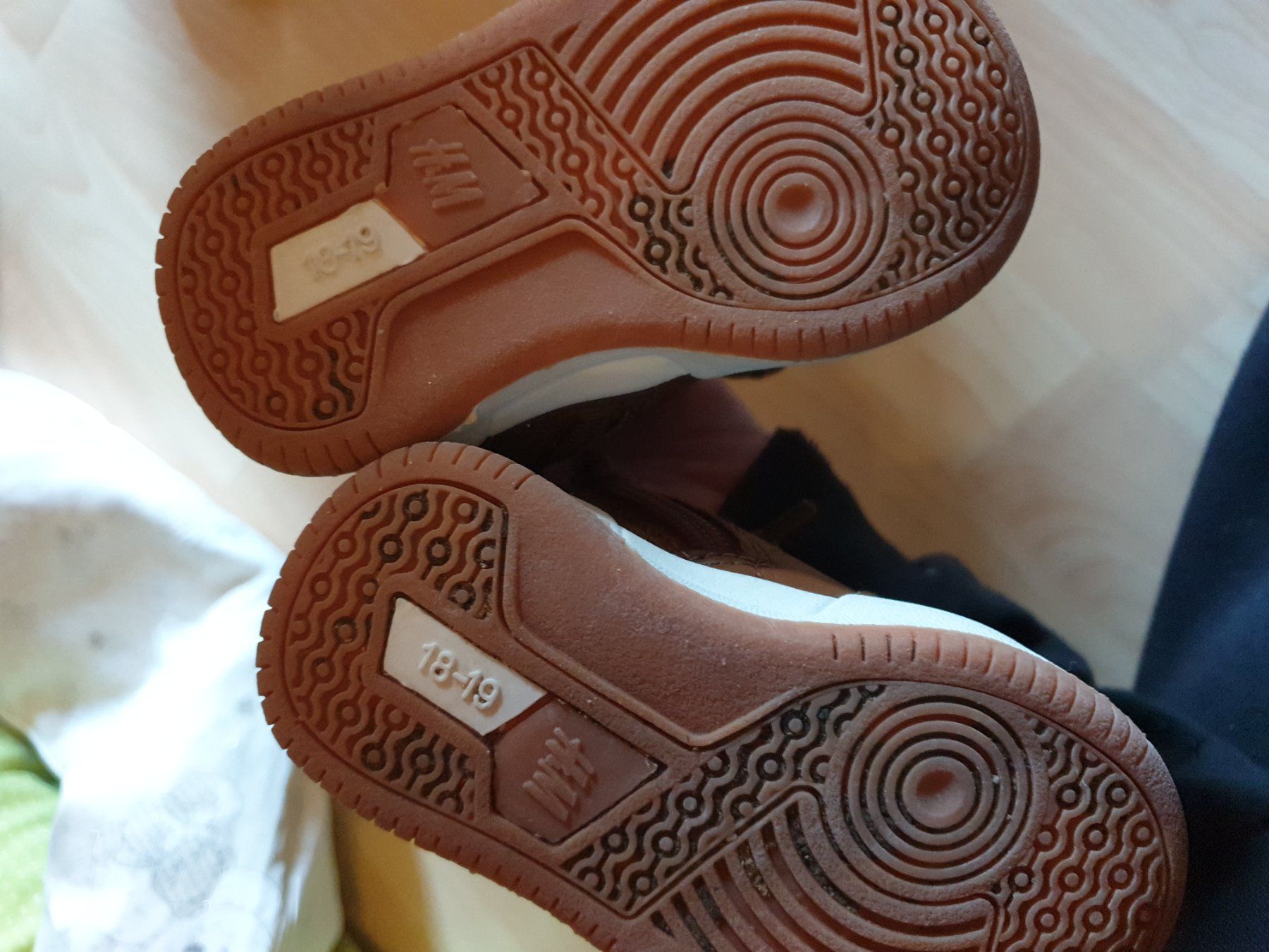 H&M Scarpe per ragazzi: Babyschuhe grösse 18-19 – Nuovo (secondo la descrizione) da Reutigen venduto da Easy0807 3