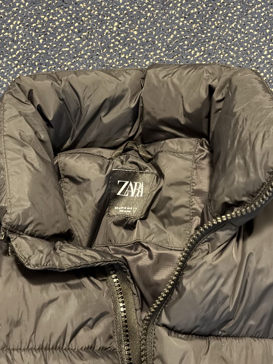 Zara Giacche: Zara Puffer Black – Nuovo (secondo la descrizione) da Wildegg venduto da Myexlv 1