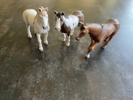 Drei Schleichpferde