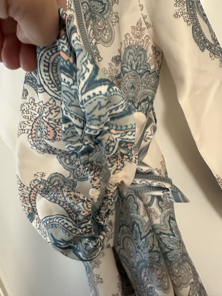 Robes: Wunderschön Kleid Gr M – D'occasion à Volketswil par Sina008 2