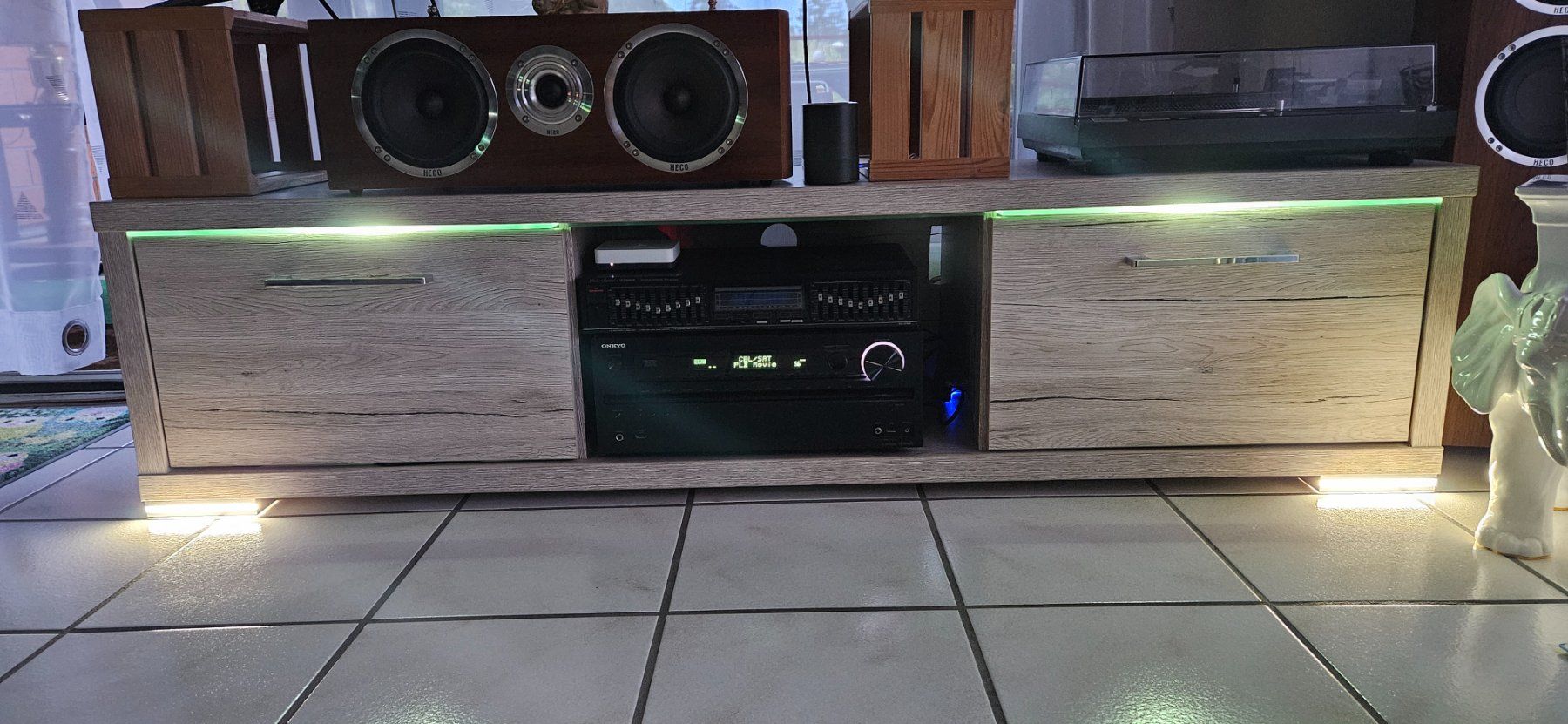 Cassettiere: Vitrine, Sideboard klein, Sideboard gross, Wohnzimmermöbel – Usato da Liestal venduto da RetoZ32 4