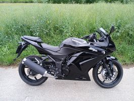 Kawasaki ninja 250 avec 7'700 km