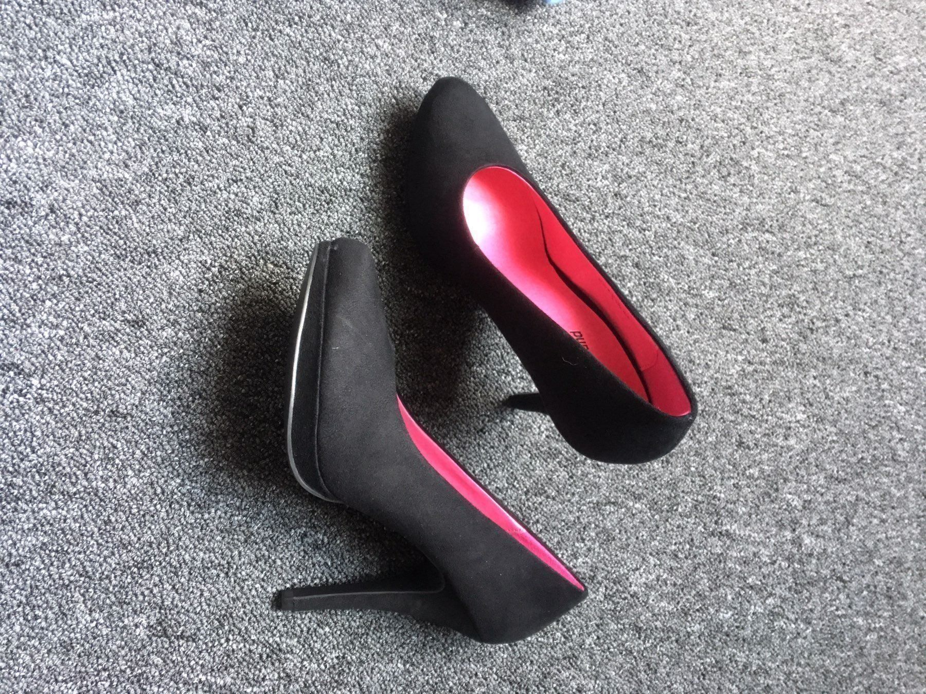 Scarpe da donna: Schwarze High Heels/Pumps Grösse 38 – Nuovo (secondo la descrizione) da Wiler b.Utzenstorf venduto da Verkauf333 1
