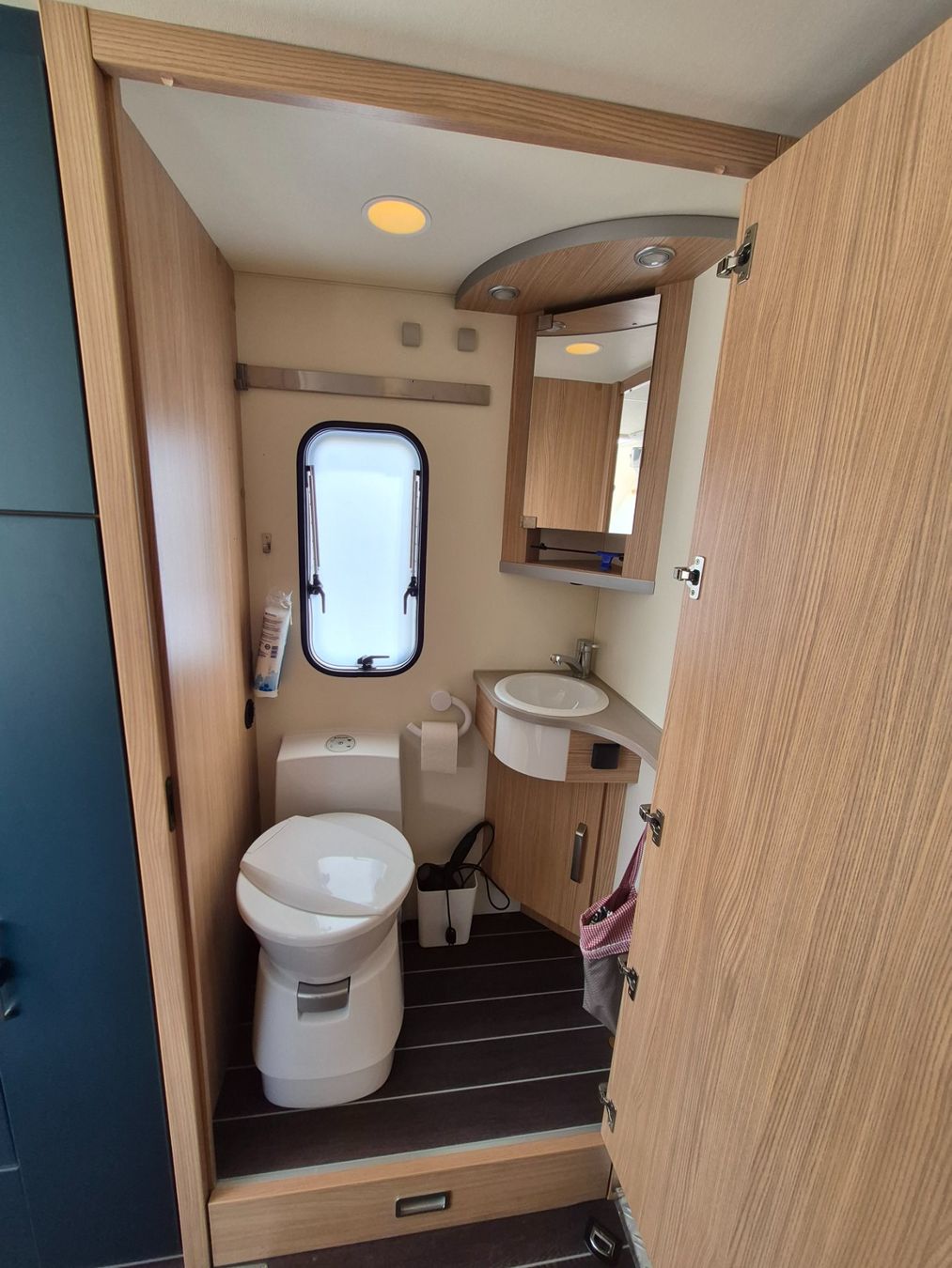 Knaus Veicoli da campeggio: Wohnwagen KNAUS Sport & Fun - autark – Usato da Brislach venduto da R204 3