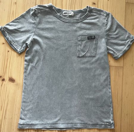 H&M T-Shirt – Grösse 122/128 – Grau