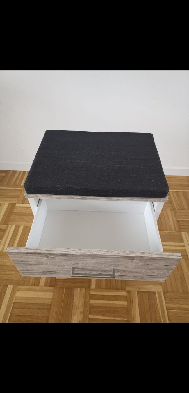 Garderobe: GRATIS Wandgarderobe mit Bank – Gebraucht aus Eschlikon TG von kri_5lb6 3