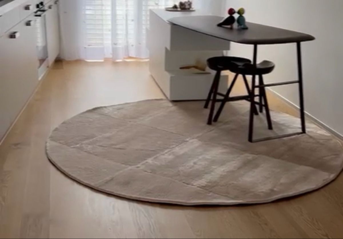 Tapis: Teppich aus Lammfell – D'occasion à Zürich par Sejla 1