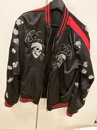 Diesel Bomberjacke rot/schwarz – Weiße Tiger Stickerei