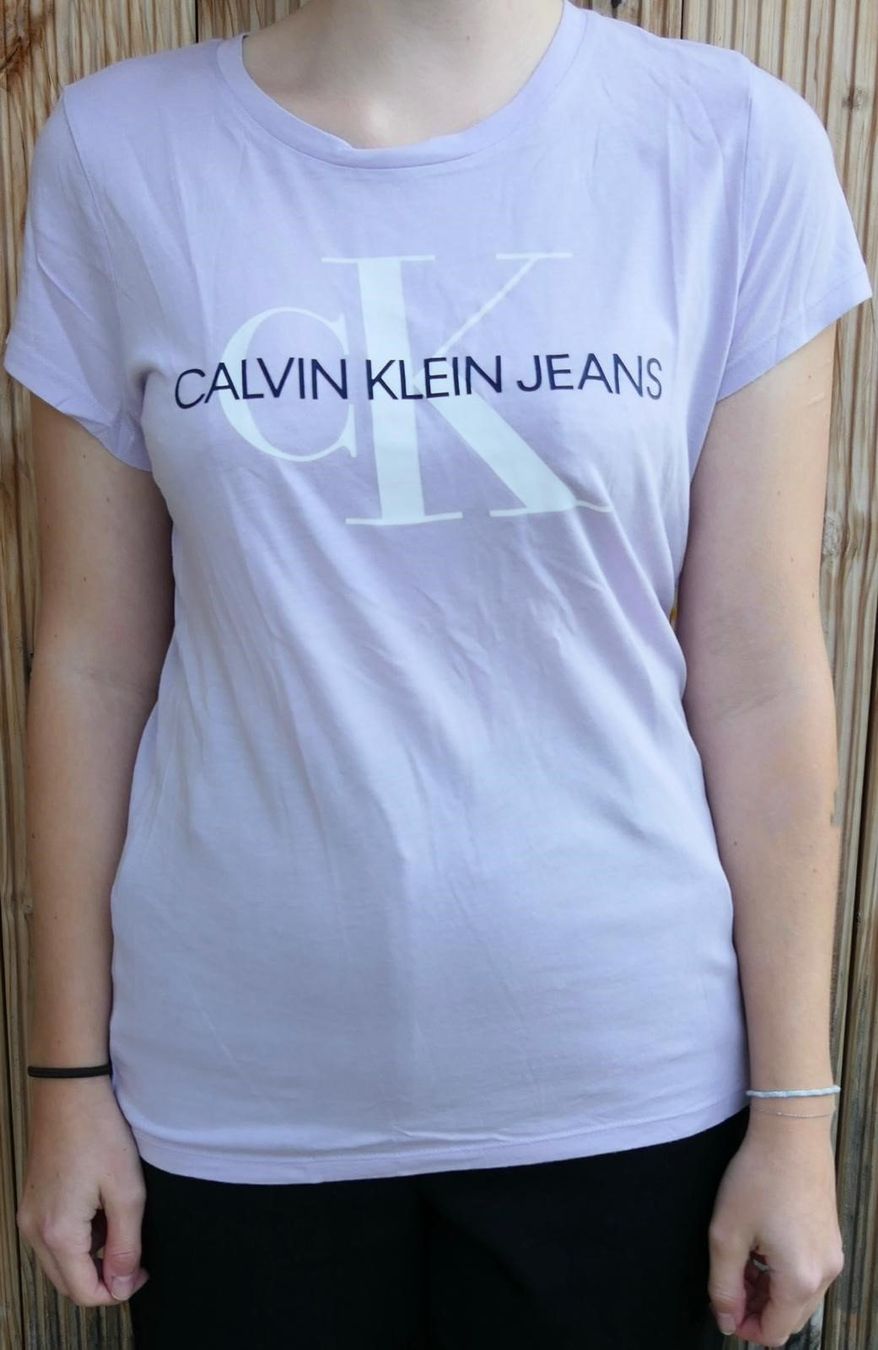 Calvin Klein T-shirts: T-Shirt – D'occasion à Münchenbuchsee par Yothu 1