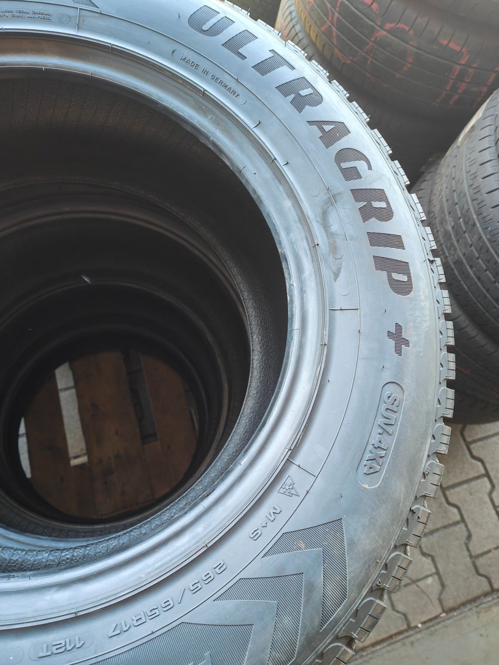 Goodyear Pneus & Kompletträder: Winterreifen 265/65 R17 – Gebraucht aus Oberengstringen von Reifen-Lagerverkauf 3