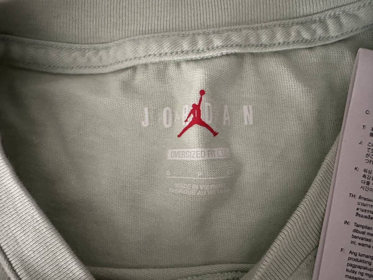 Jordan T-shirt: T-shirt Jordan oversize S original  – Nuovo (secondo la descrizione) da Quartino venduto da DiloUsato 2