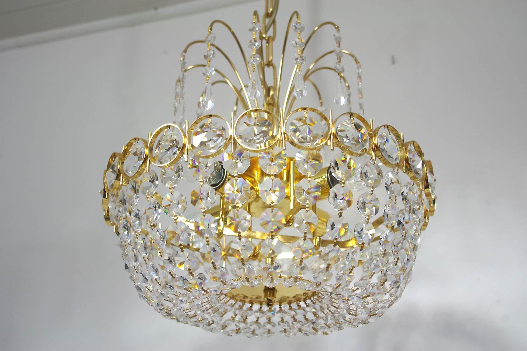 Lampadari & plafoniere: exklusiver Korblüster mit Bleikristall – Usato da Meggen venduto da Trouvaillen 1