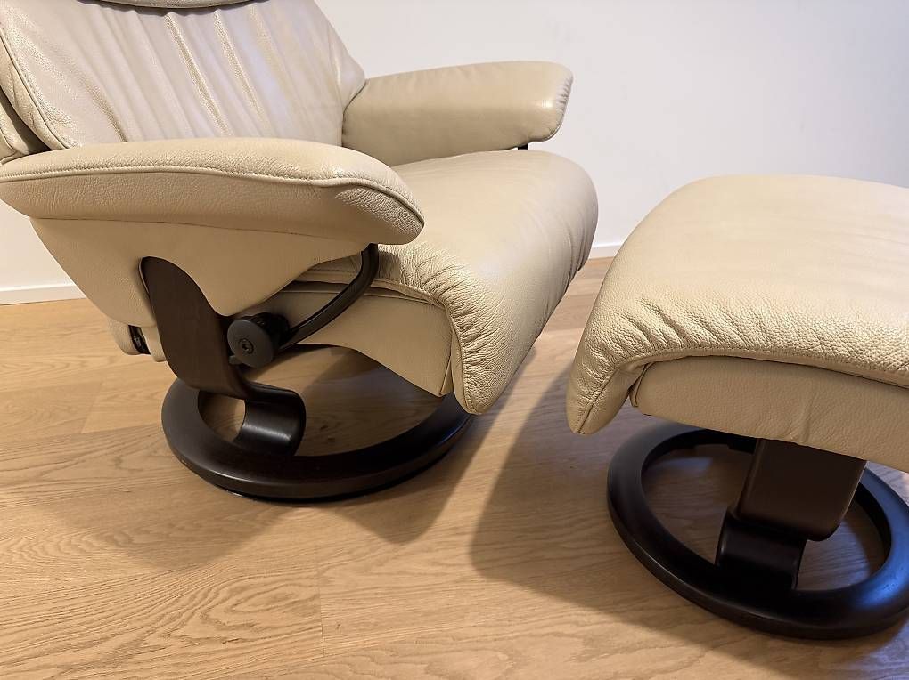 Stressless Poltrone: Stressless-Sessel mit Hocker – Usato da Bern venduto da John1332 3