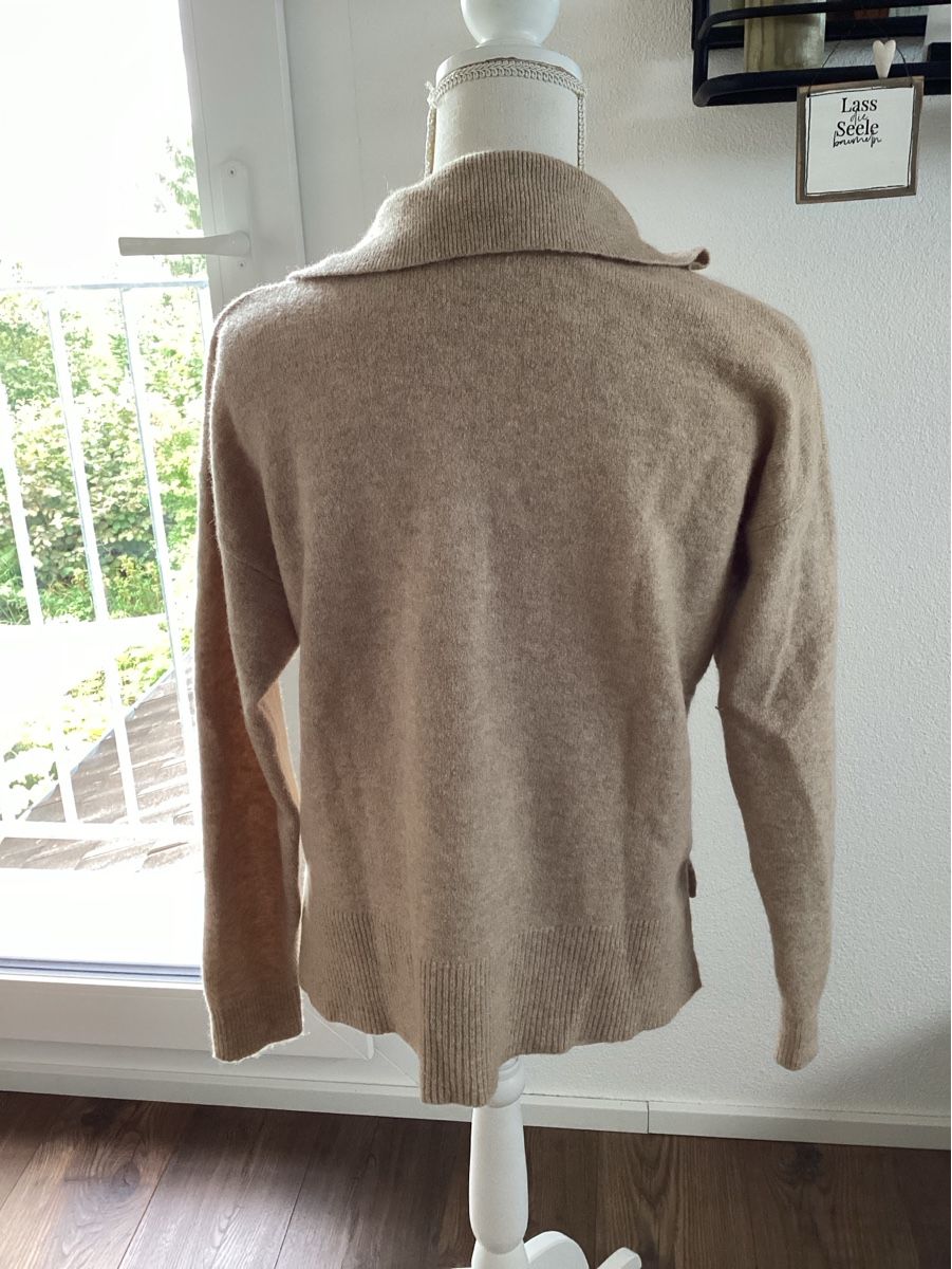 Esprit Pullover & Sweatshirts: Esprit Pullover mit Kragen beige Grösse XS  – Gebraucht aus Steckborn von smilla70 1