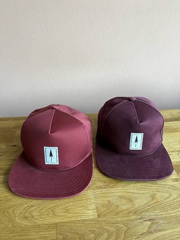 Copricapi, berretti & cappellini: Nikin Cap rot / bordeaux – Usato da Zürich venduto da sch_kqj7