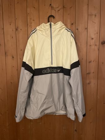 Adidas Jacke mit Kapuze Grösse XL neuwertig