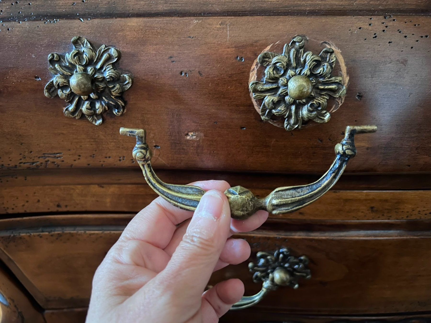 Kommoden: commode de style Louis XV – Gebraucht aus Lausanne von Defgon 6