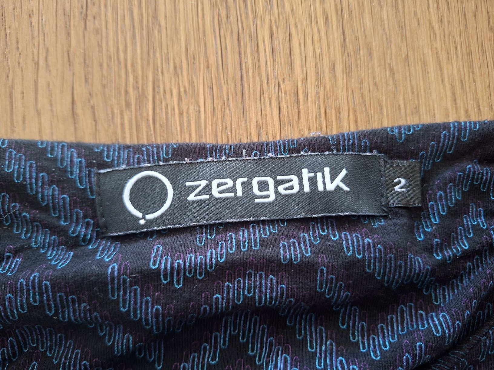 Top: Oberteil Zergatik, Gr. S – Usato da Rain venduto da pri_k9km 1