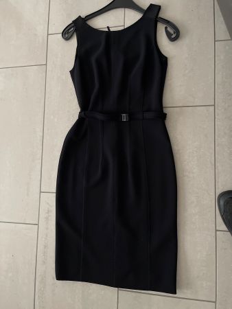 MARCCAIN schwarzes  Kleid 34  1mal getrahgen