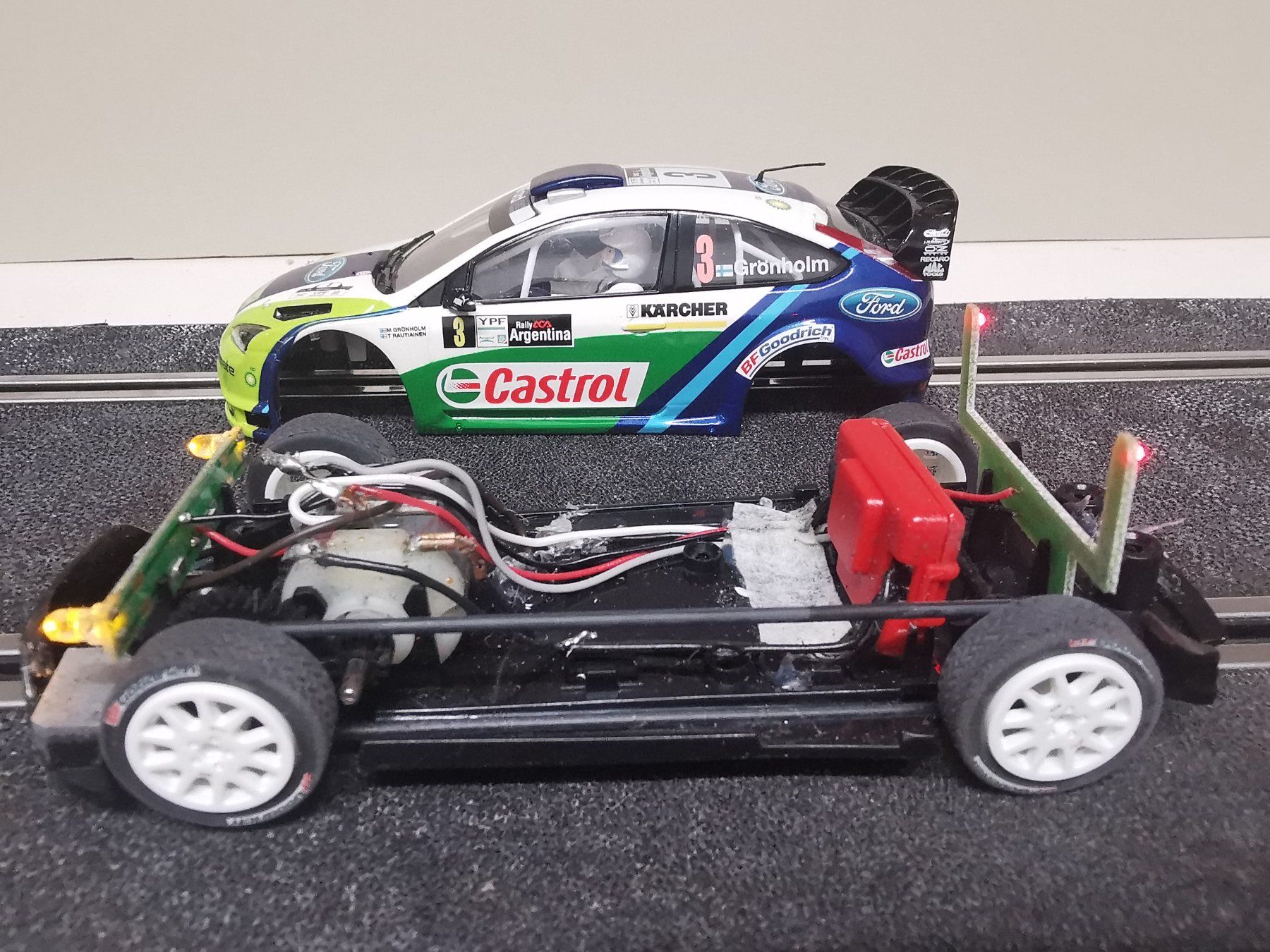 Ninco Piste: Ninco Digital / Scalextric WRC Ford Focus 4WD – Usato da Winterthur venduto da Lonpos1 8