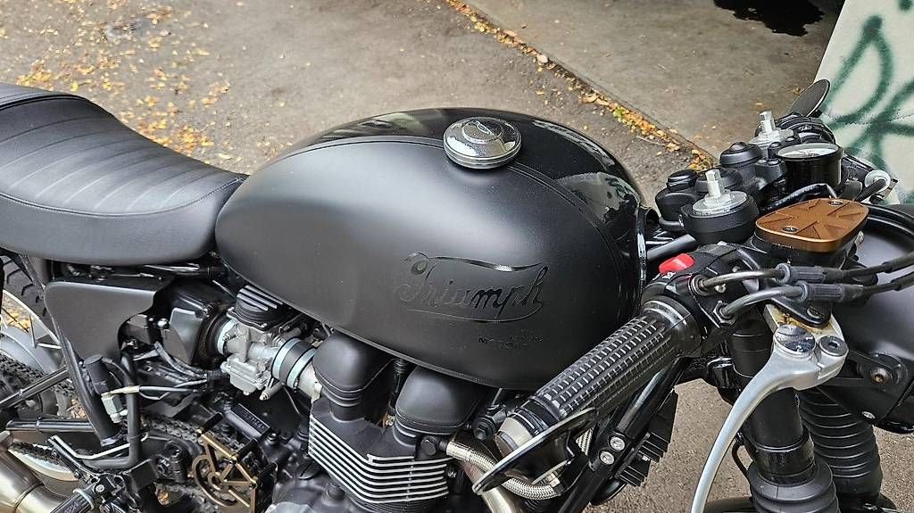 Triumph Strada: Triumph Thruxton 900i 2012 – Usato da Neuchâtel venduto da laurenthirsch 1